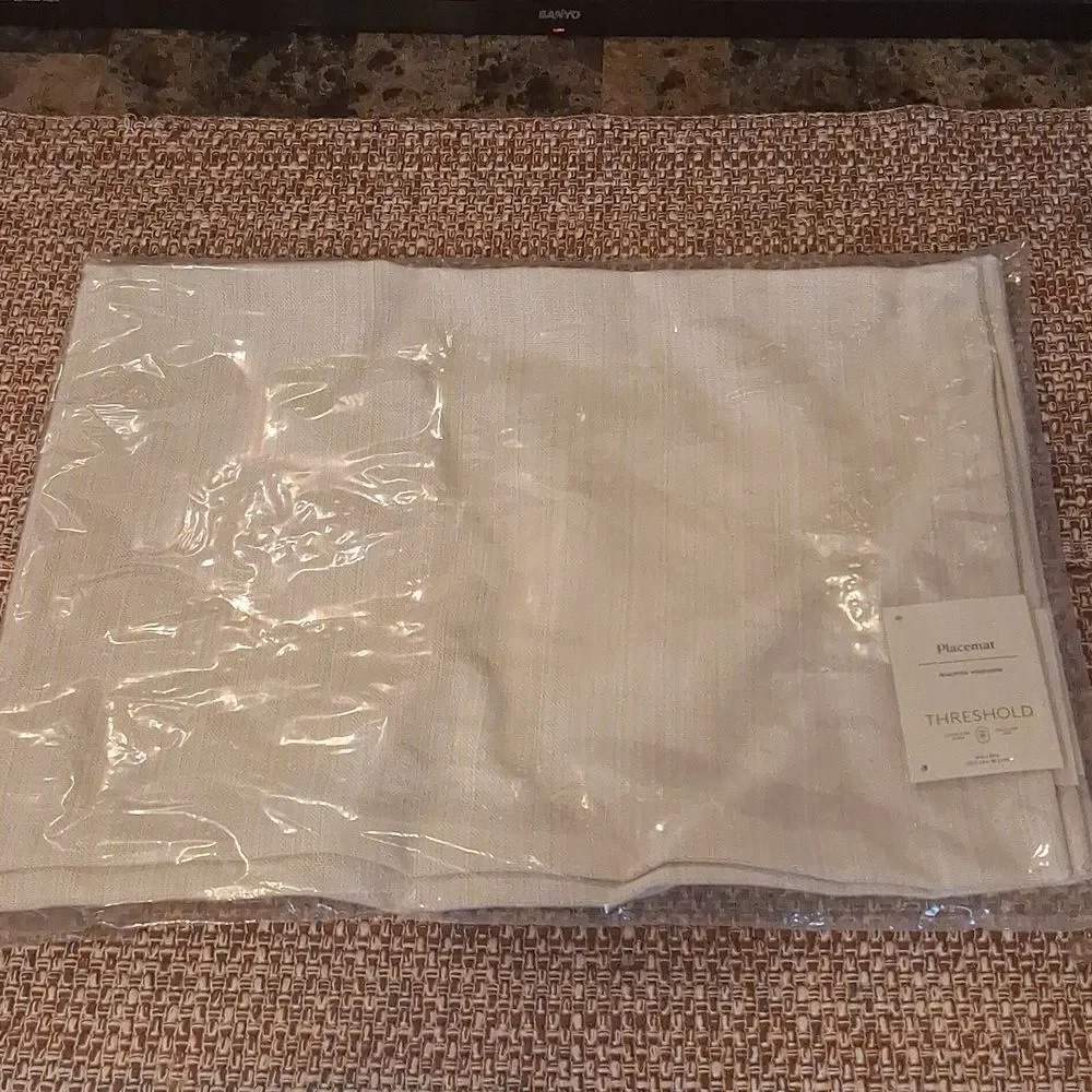 6 Placemats - Threshold 14x19